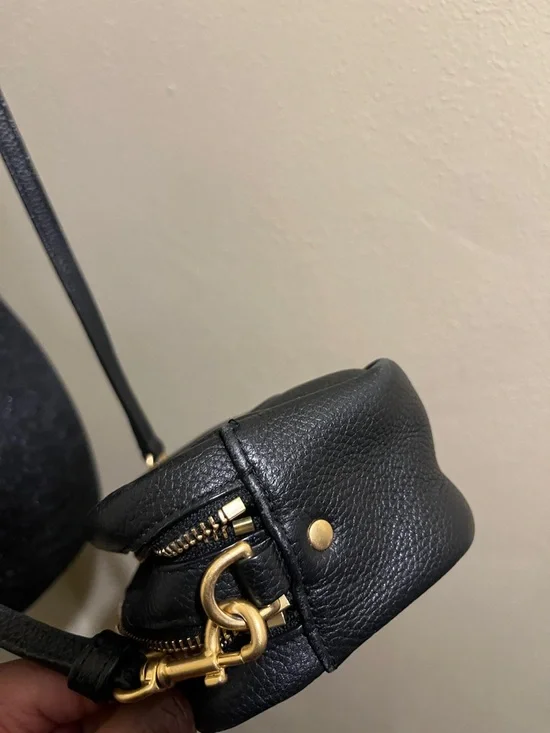 Tory Burch Black Pebbled Leather Logo Camera Crossbody with Gold Hardware - Picture 7 of 7